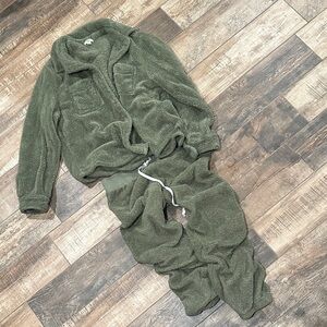 Dylan Soft Gray Fleece Apparel